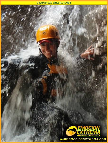 CAÑON DE MATACANES TE ESPERAN 2 RAPELES EN CASCADAS, MULTIPLES SALTOS AL AGUA, TOBOGANES NATURALES Y HASTA RIOS SUBTERRANEOS QUE TENDRAS QUE CRUZAR, VIVE ESTA AVENTURA.